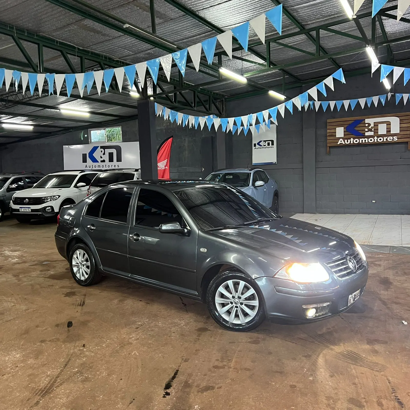 VOLKSWAGEN BORA 2.0 NAFTA TREDLINE MT 2010 en venta en Eldorado